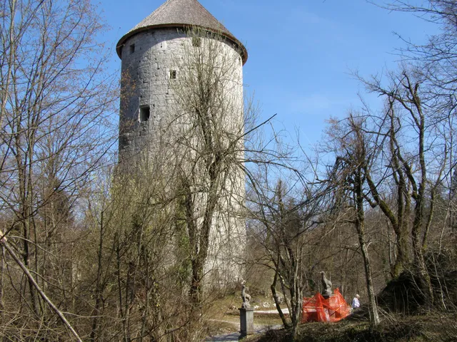 Ravbar Tower
