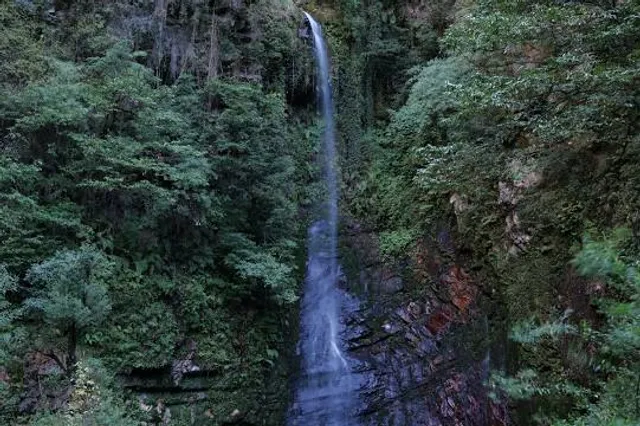 Chhoie Waterfall - Tirthan Valley