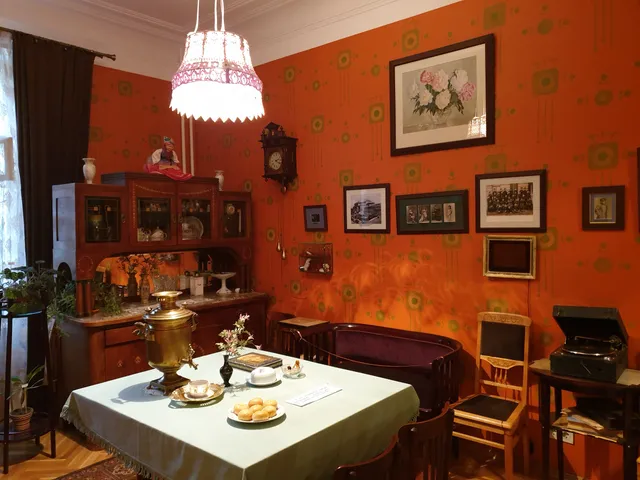 МЕМОРИАЛЬНЫЙ КАБИНЕТ-МУЗЕЙ В.С.КОСЕНКО