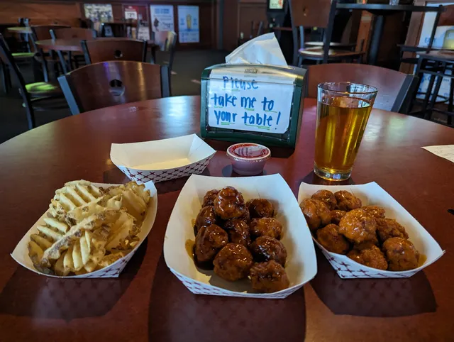 Eli's Sports Bar & Grill