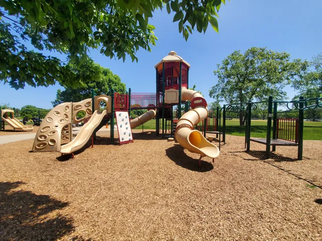 Wood Oaks Green Park