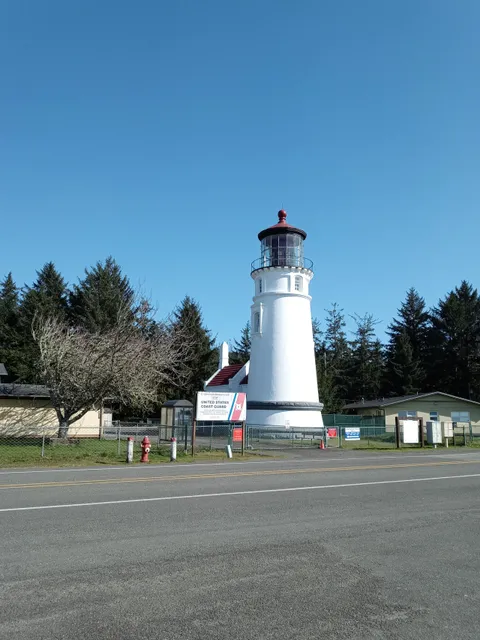 Umpqua River Lighthouse Museum Giftshop and Coastal Visitors Center