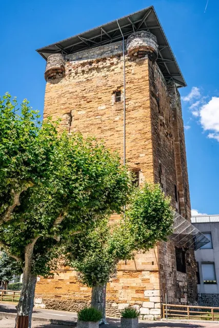 Tower of Valois Sainte-Colombe