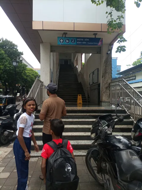 JumboKing District Court Metro Station