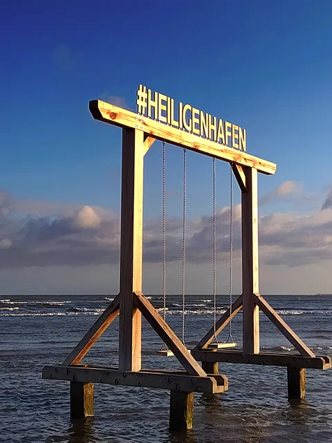 Wasserschaukel #HEILIGENHAFEN