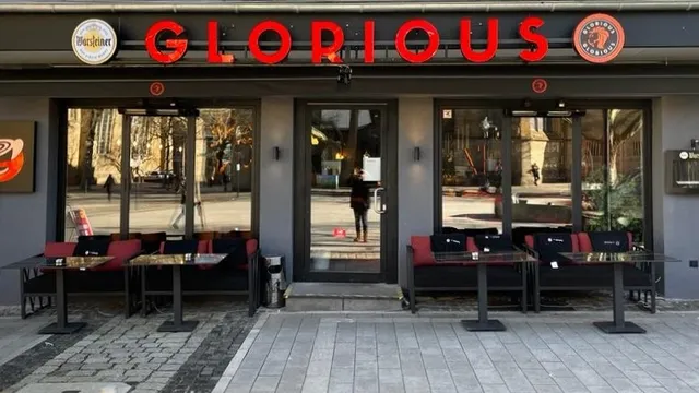 Glorious Café - Bar - Restaurant
