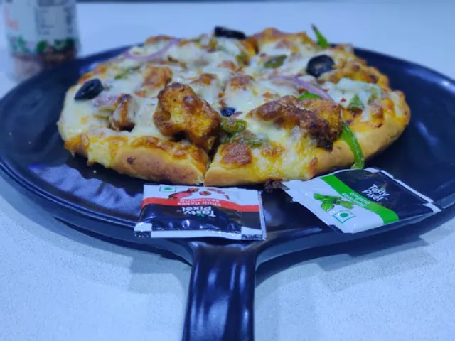 The Chicken Table - Best Veg - Non Veg Restaurant For Couple and Family | Birthday Party | Dine in Ranchi