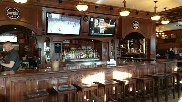 Hudsons Canadas Pub