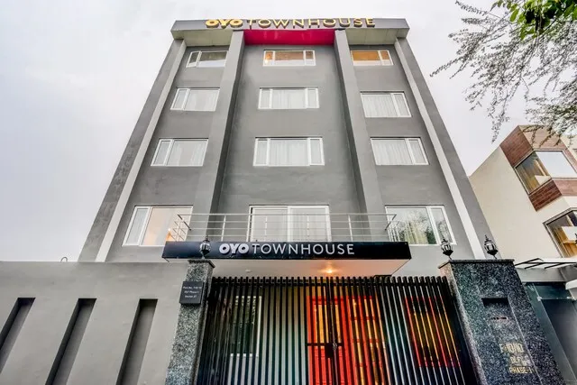 Golf Course Road Gurgaon Near Appu Ghar