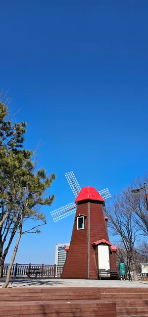 Changcheon Neighborhood Park