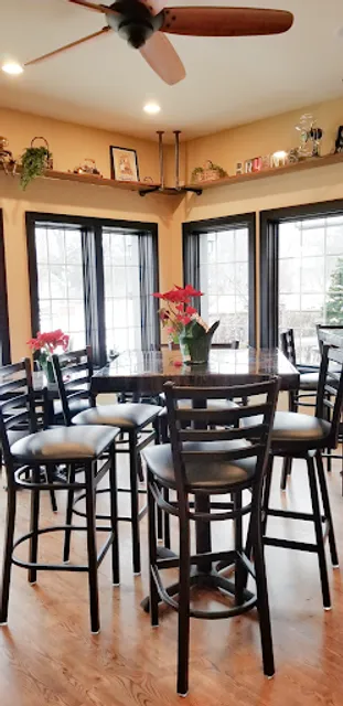 Bryant's On The Round