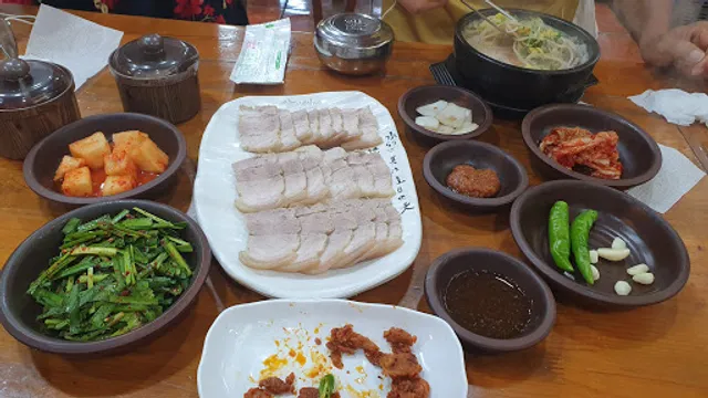 삼시세때돼지국밥