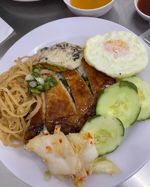 Cơm tấm sườn que Tuyền