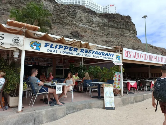 Flippers Beach Restaurant
