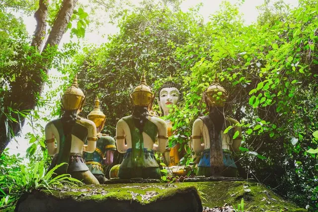 Wat Chak Yai (Wat Buddha Park)