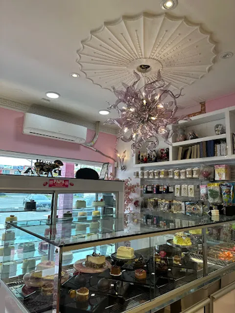 Papa Cafe & Pastry