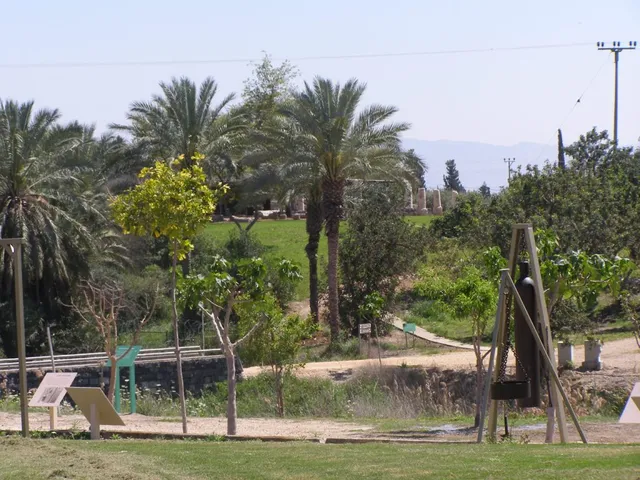 Traces in the Valley - The Three Garden Museum