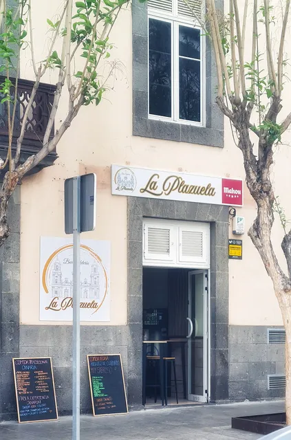 La Plazuela Triana - Comida canaria & Desayunos