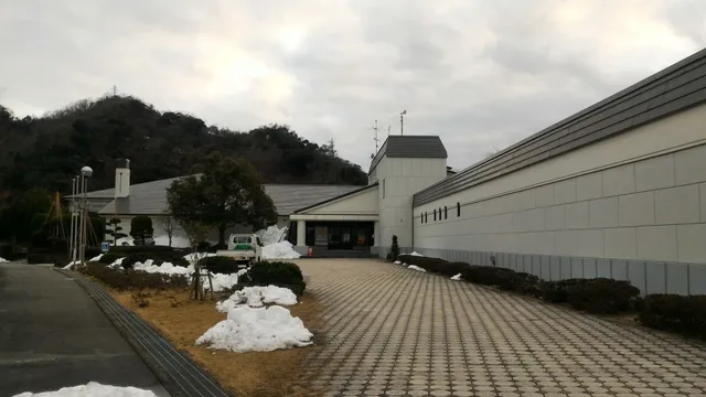 Hyogo Prefectural Maruyamagawa Kouen Museum of Art