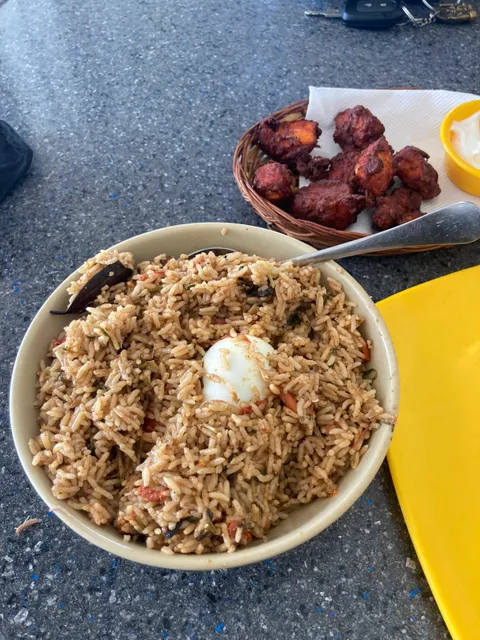 Puduvai ANJARAI PETTI Restaurnat