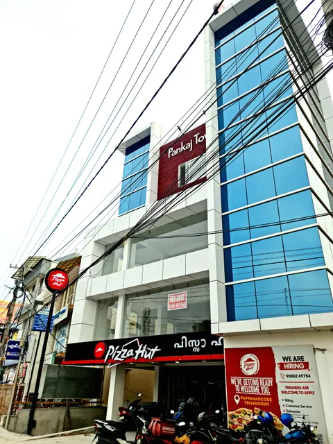 Pizza Hut | Karamana, Thiruvananthapuram