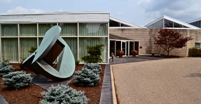 Richard and Carole Cocks Art Museum