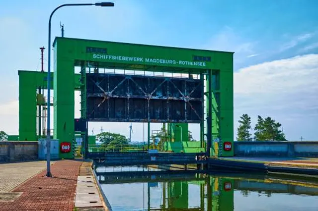 Rothensee boat lift