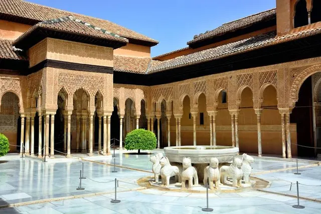 Patio de Los Leones