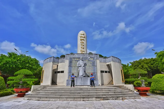 Khu tưởng niệm Nhạc sĩ Cao Văn Lầu