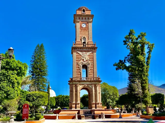 Monumental clock Tecozautla