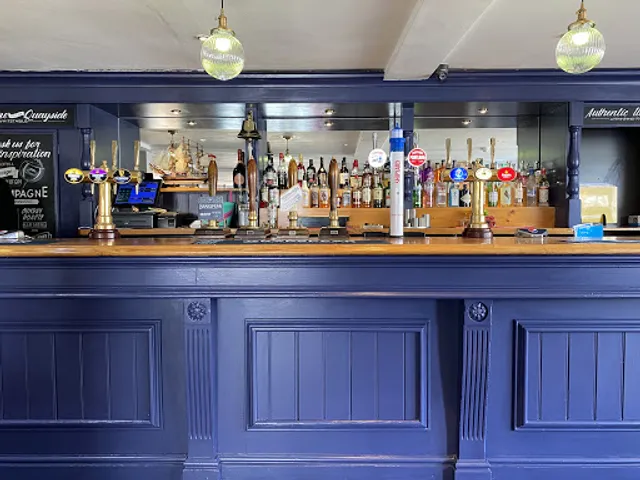 Quayside bar & kitchen