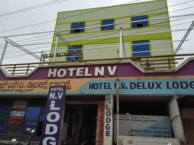 Hotel N.V Deluxe Lodge and Bar