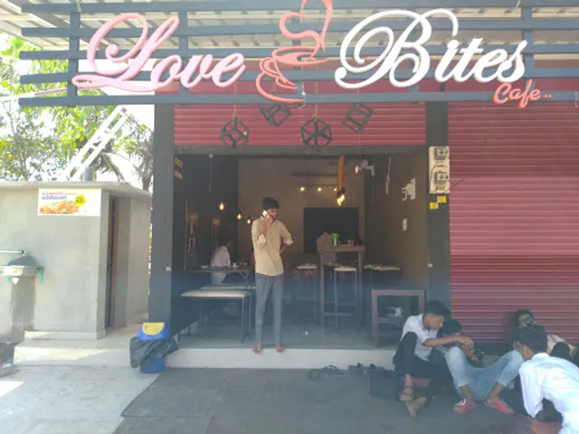 Love bites cafe