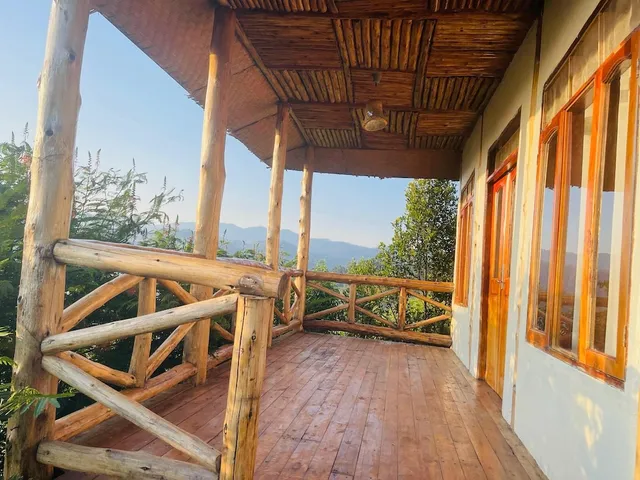 Bwindi Neckview Lodge