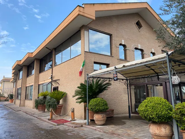 Euros House Inn Hotel