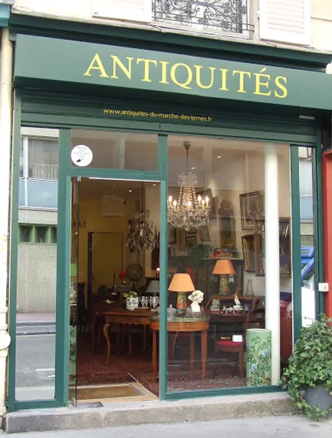 Antiques the Ternes Market