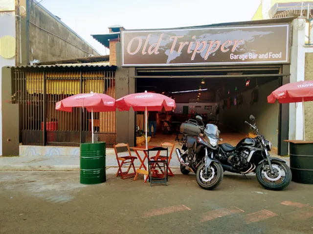 Old Tripper Garage Bar