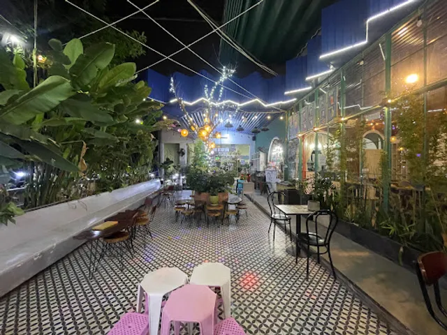 Cafe Sân Vườn - Cafe Tô Tuợng - Khu Vui Chơi MT's Art House