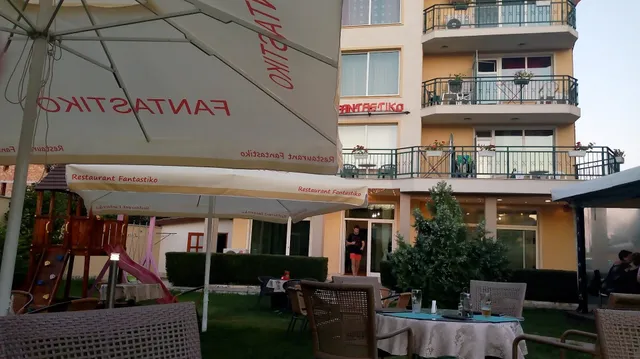 Хотел "Фантастико"