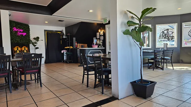 Perico's Lounge Eatery & Spirits