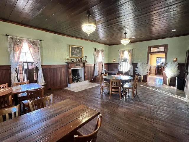 The La Coste City Hotel