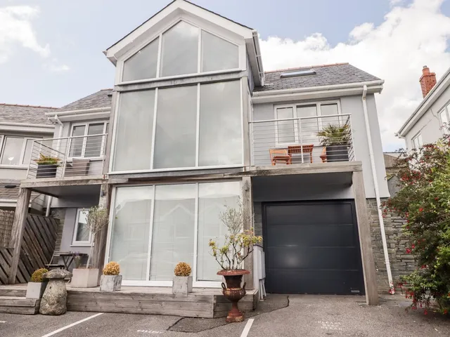 The Gallery Apartment, Cottage in Pembroke - Pembrokeshire Cottages