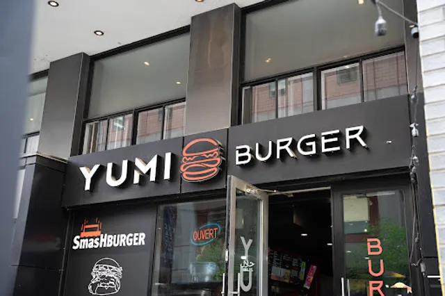 Yumi Burger - Rue Mackay