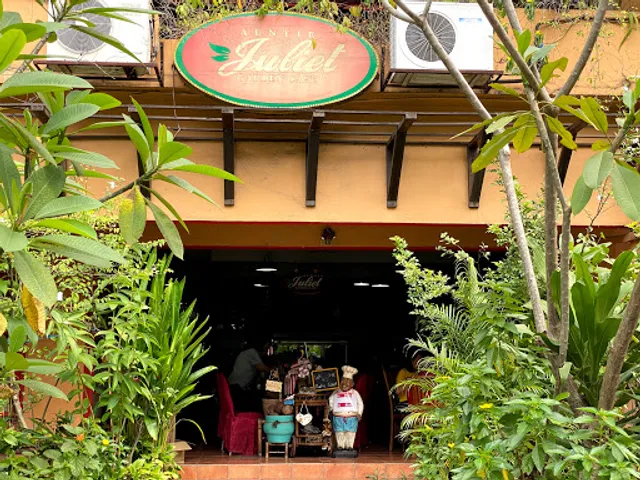 Auntie Juliet Garden Café