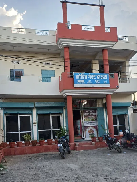 SPOT ON 37471 Mohit Guest House