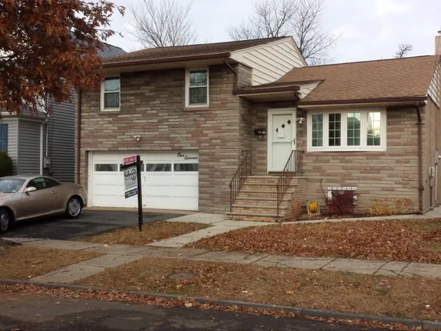 Nilsa Martinez - Realtor RE/MAX first Realty II