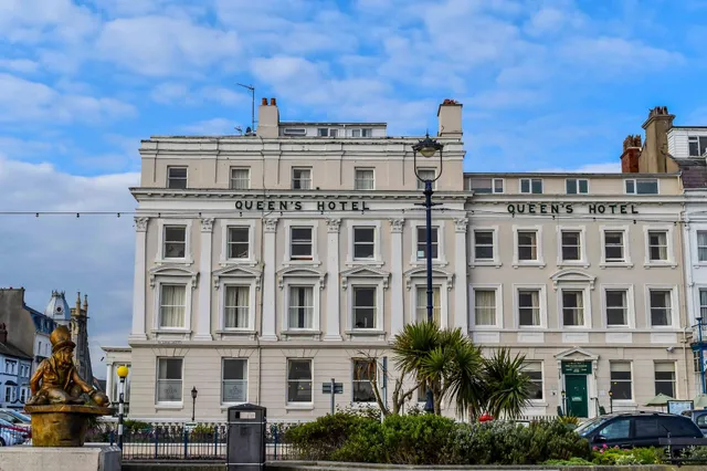 Queens Hotel