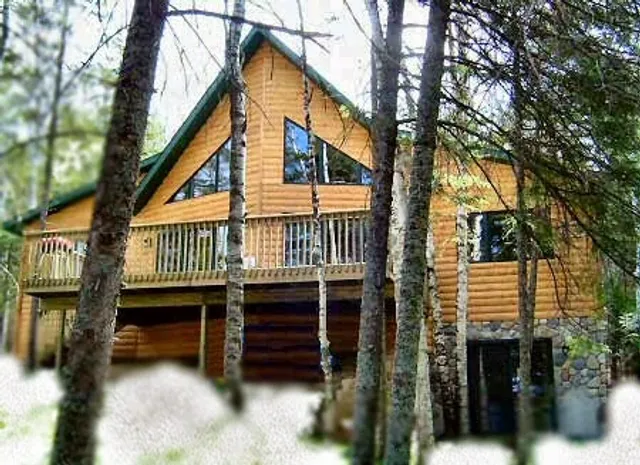 Timber Bay Lodge & Houseboats