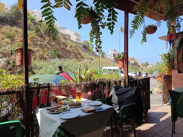 Guachinche Bibi y Mana