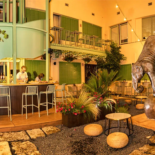 FORMIDABLE Cocktail Bar